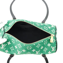 Load image into Gallery viewer, LOUIS VUITTON Papillon GreenM46206 Monogram・Jacquard Velvet Size 26