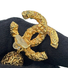 Load image into Gallery viewer, CHANEL Fringe CC Logo Earring Gold Gold Plated