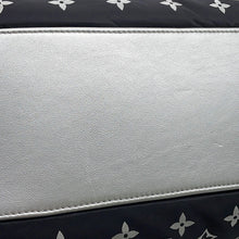 Load image into Gallery viewer, LOUIS VUITTON LV SKI Onthego FrostM11847 Monogram・Nylon Size MM