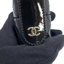 Load image into Gallery viewer, CHANEL Matelasse Lip Case BlackAP1572 Patent Leather