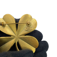 将图像加载到图库查看器中,CHANEL Clover Brooch Gold Metal