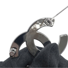 Load image into Gallery viewer, CHANEL Clover Pattern CC Logo Brooch Silver/BlackABD399-B16775-NY365 Metal
