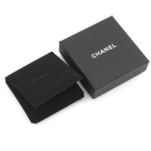 Load image into Gallery viewer, CHANEL Clover Pattern CC Logo Brooch Silver/BlackABD399-B16775-NY365 Metal