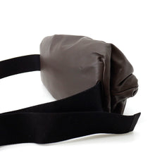 将图像加载到图库查看器中,Bottega Veneta The Body Pouch Dark Brown629857VA9V12142 Leather