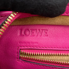 Load image into Gallery viewer, LOEWE Amazonas Pink Leather Size 23