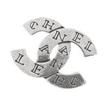 将图像加载到图库查看器中,CHANEL CC Logo Brooch Silver Metal