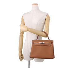 Load image into Gallery viewer, HERMES Kelly Retourne Gold Togo Leather Size 28