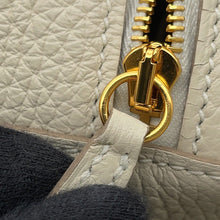 Load image into Gallery viewer, HERMES Lindy Craie Taurillon Clemence Size 26