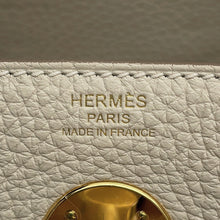 Load image into Gallery viewer, HERMES Lindy Craie Taurillon Clemence Size 26