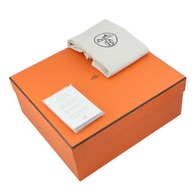 Load image into Gallery viewer, HERMES Lindy Craie Taurillon Clemence Size 26