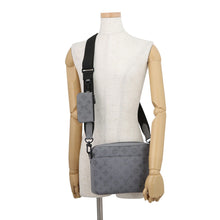 将图像加载到图库查看器中,LOUIS VUITTON Duo messenger GrayM46104 Monogram Shadow