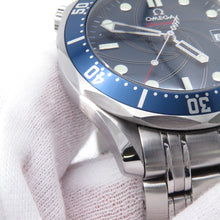 Load image into Gallery viewer, OMEGA Seamaster James Bond 007 Limited Edition (10,007 pieces) W41mm Stainless Steel Blue Dial2226.80.00