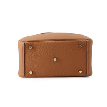 Load image into Gallery viewer, HERMES Lindy Gold Taurillon Clemence Size 26