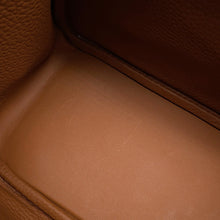 Load image into Gallery viewer, HERMES Lindy Gold Taurillon Clemence Size 26