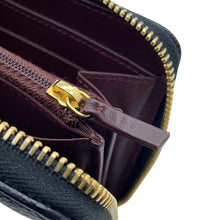 Load image into Gallery viewer, CHANEL Matelasse Zip Around Chozai Cloth BlackA50097 Caviar Leather