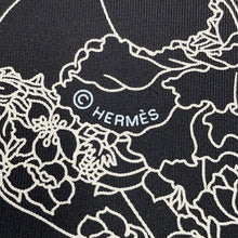 Load image into Gallery viewer, HERMES Carre Robe Leger Size 90 Noir/Blanc Silk100%