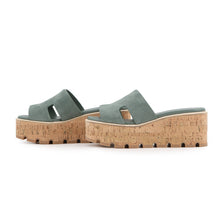 Load image into Gallery viewer, HERMES Eze 30 Sandals Vert Cedor Cork Chevre Leather/Velour Size 35