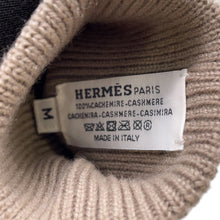 Load image into Gallery viewer, HERMES Hope Grove Size M Etoupe/Ecru Cashmere100%