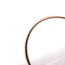 Load image into Gallery viewer, HERMES Echappee Loop Earrings Size PM 18K Pink Gold