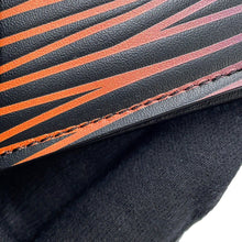将图像加载到图库查看器中,LOUIS VUITTON Portefeuille Slender Gradient Electric SunM82585 Epi XL