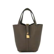 Load image into Gallery viewer, HERMES Picotin Lock VertrodenH056289CCV8 Taurillon Clemence Size PM