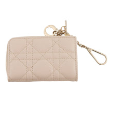 将图像加载到图库查看器中,Dior Lady Dior Yuzu Key Case PowderBeigeS6043ONMJ_M51U Lambskin
