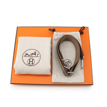 Load image into Gallery viewer, HERMES Evelyne3 Etoupe Taurillon Clemence Size 23