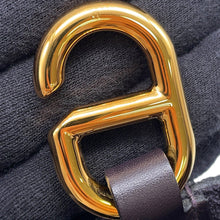 Load image into Gallery viewer, HERMES In the loop Cassis Taurillon Clemence Swift Leather Size 18