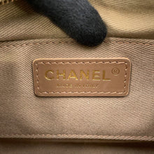 将图像加载到图库查看器中,CHANEL Chain camera bag IvoryAS0137 Leather