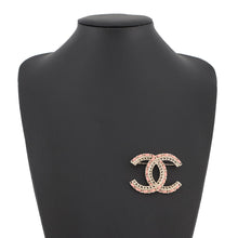 Load image into Gallery viewer, CHANEL CC Logo Chain Motif Brooch Pink/GoldAB8317-B08170-NI221 Gold Plated Leather