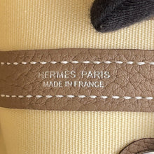 将图像加载到图库查看器中,HERMES Neo Garden Etoupe/Vanilla Toile Officier Negonda Leather Size 23