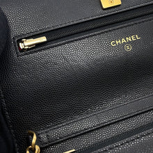将图像加载到图库查看器中,CHANEL Matelasse Chain wallet Black Caviar Leather
