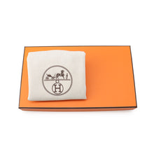 Load image into Gallery viewer, HERMES PochetteKelly Gold Swift Leather Size 22