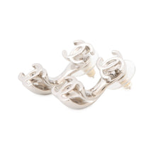 将图像加载到图库查看器中,CHANEL CC Logo EarringsABH472 Metal