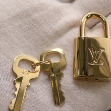 Load image into Gallery viewer, LOUIS VUITTON Montaigne NoirM45310 Monogram Size MM