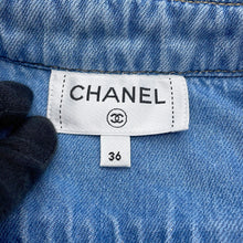 Load image into Gallery viewer, CHANEL Pearl print denim shirt Size 36 Light BlueP79065 V71255 Cotton100%