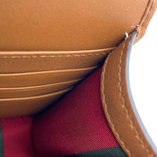 将图像加载到图库查看器中,GUCCI GG Emblem Shoulder Wallet Beige/Brown820688 GG Supreme/Leather