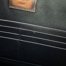 将图像加载到图库查看器中,Berluti Ninovolume Clutch Bag Black/Brown PVC Leather