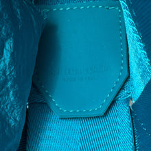 将图像加载到图库查看器中,Bottega Veneta Cassette Shoulder Bag Blue Canvas