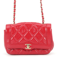 Load image into Gallery viewer, CHANEL Matelasse ChainShoulder Bag Red shiny calf Size 20
