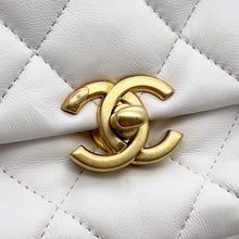 Load image into Gallery viewer, CHANEL Matelasse ChainShoulder Bag WhiteAS3206 Lambskin