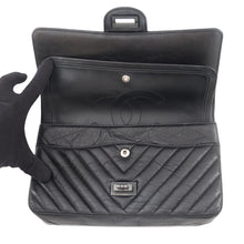 将图像加载到图库查看器中,CHANEL 2.55 Chevron Chain Shoulder Bag BlackA37586 Aged Calf Leather Size 25