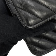 将图像加载到图库查看器中,CHANEL 2.55 Chevron Chain Shoulder Bag BlackA37586 Aged Calf Leather Size 25