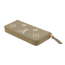 将图像加载到图库查看器中,LOUIS VUITTON Portefeuille Clemence Khaki/CremeM82478 Monogram Empreinte Leather