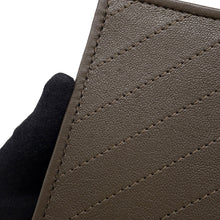 将图像加载到图库查看器中,GUCCI Blondie Bifold Wallet Greige760317 Leather