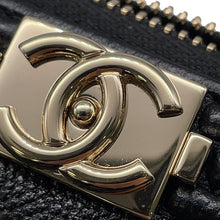 将图像加载到图库查看器中,CHANEL Boy Chanel Mini Chain Clutch BlackAP2708 Caviar Leather