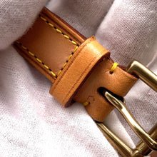 Load image into Gallery viewer, LOUIS VUITTON Pochette・Croissant RedM51510 Monogram