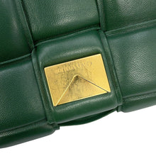 将图像加载到图库查看器中,Bottega Veneta Padded Maxi Intrecciato Chain Cassette rain tree631421VBWZ03035 Leather