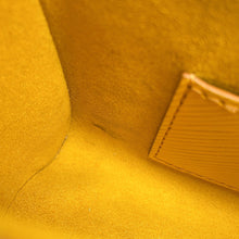 将图像加载到图库查看器中,LOUIS VUITTON Twist YellowM59727 Epi Leather Size PM
