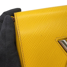 将图像加载到图库查看器中,LOUIS VUITTON Twist YellowM59727 Epi Leather Size PM